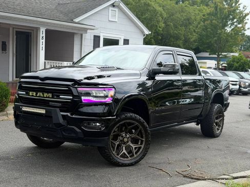 Used 2019 RAM 1500 Laramie AWD/4WD image 2