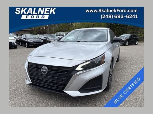 Used 2024 Nissan Altima 2.5 SV FWD image 1