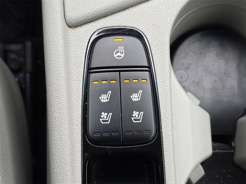 Used 2018 Kia Niro Touring image 35