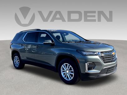 Used 2023 Chevrolet Traverse LT