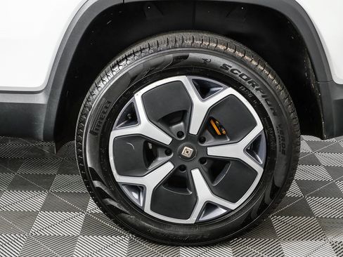 Used 2024 Rivian R1S Adventure image 37