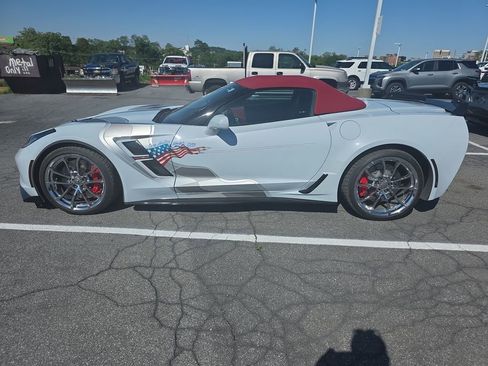 Used 2019 Chevrolet Corvette Grand Sport RWD image 11