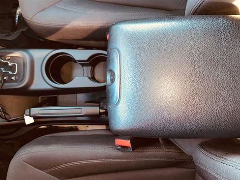 Used 2017 Jeep Wrangler Unlimited Sport w/ Connectivity Group image 38