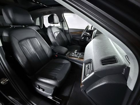 Used 2018 Audi Q5 2.0T Premium Plus w/ Premium Plus Package image 28