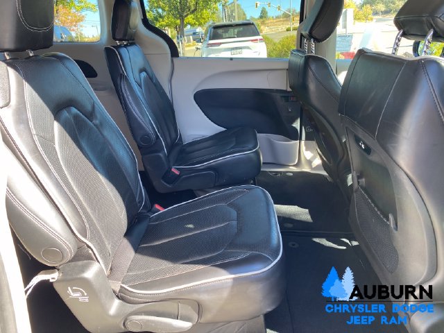 Used 2023 Chrysler Pacifica Limited FWD image 20