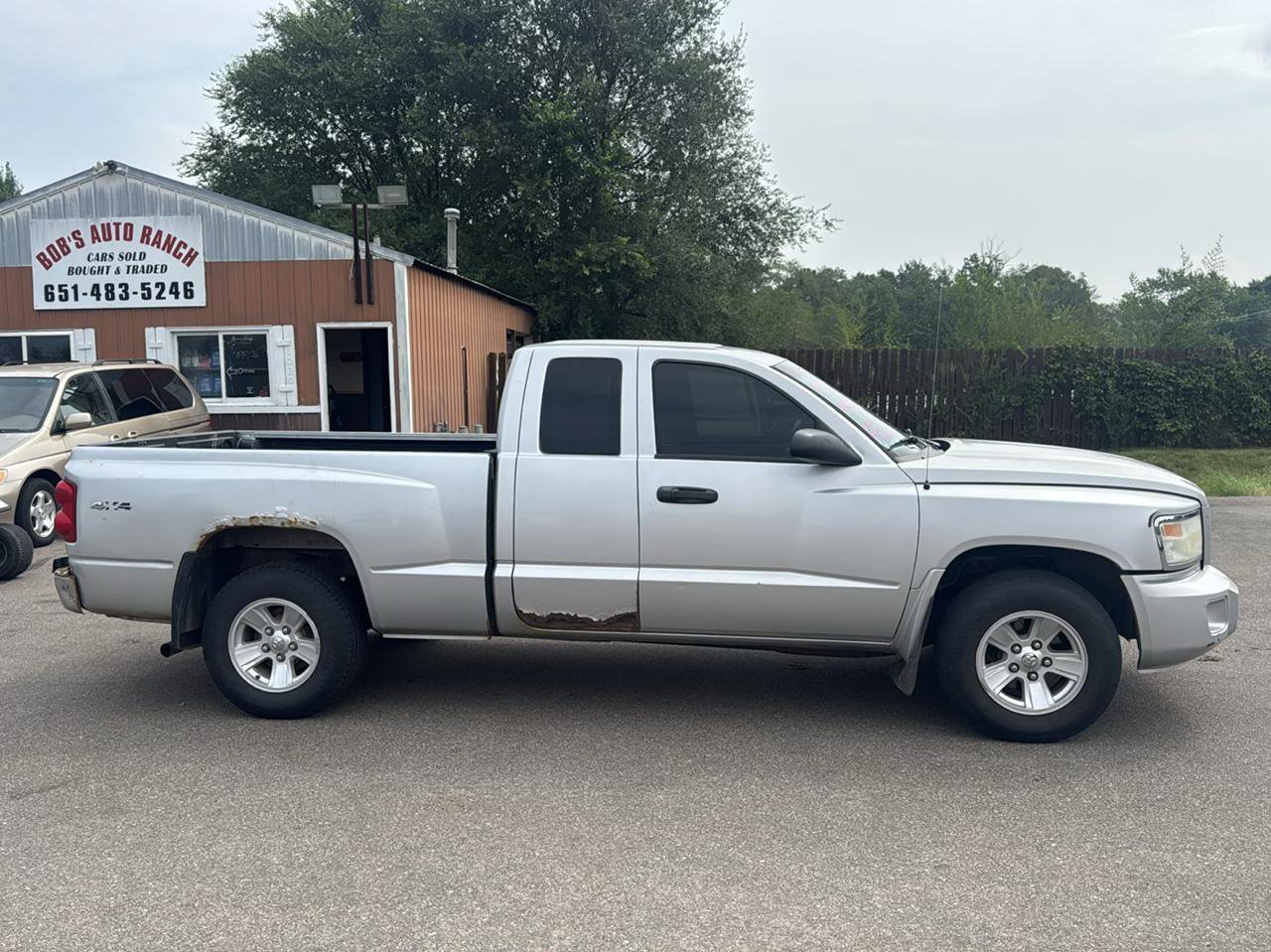 Used 2010 Dodge Dakota SXT AWD/4WD image 4