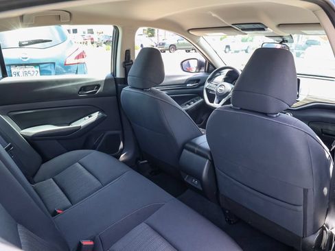 Used 2025 Nissan Altima 2.5 SV FWD image 16