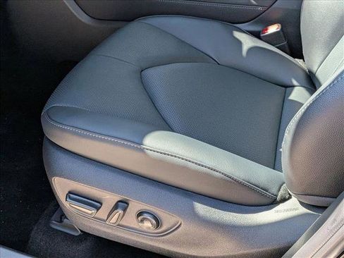 New 2026 Toyota Highlander Platinum AWD/4WD image 4