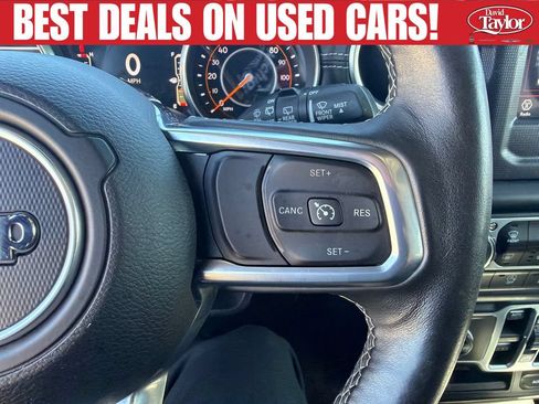Used 2018 Jeep Wrangler Unlimited Sahara AWD/4WD image 14