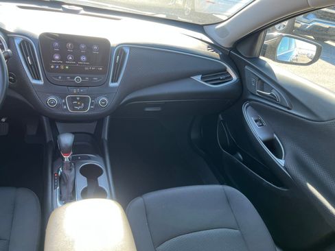 Used 2023 Chevrolet Malibu RS image 20