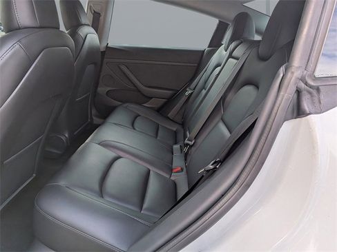 Used 2021 Tesla Model 3 Standard Range Plus image 16
