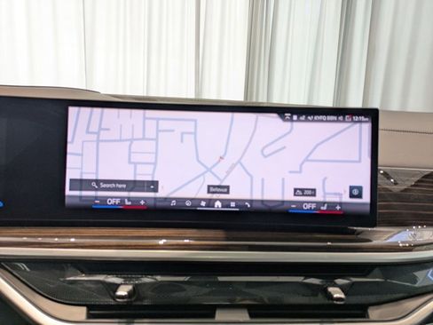 Used 2025 BMW X5 xDrive50e w/ M Sport Package image 19