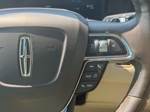 Used 2019 Lincoln Navigator Reserve AWD/4WD image 12