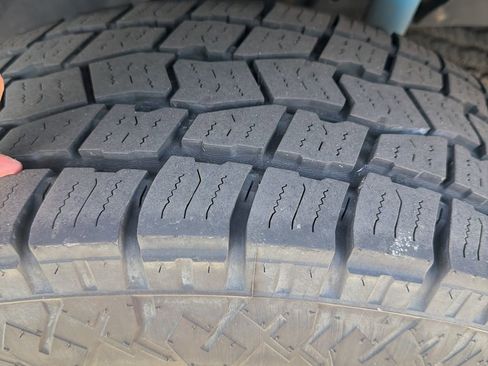 Used 2021 Toyota Tacoma TRD Off-Road w/ TRD Premium Off Road Package AWD/4WD image 14