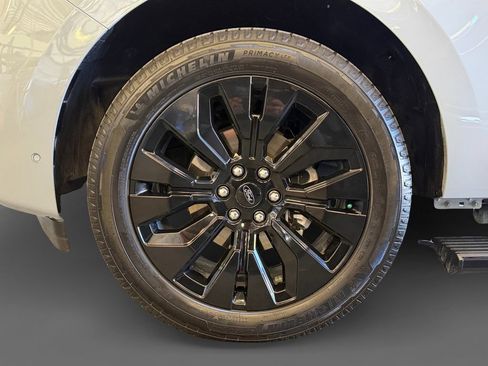 Used 2025 Ford Expedition Platinum w/ Stealth Appearance Package AWD/4WD image 15