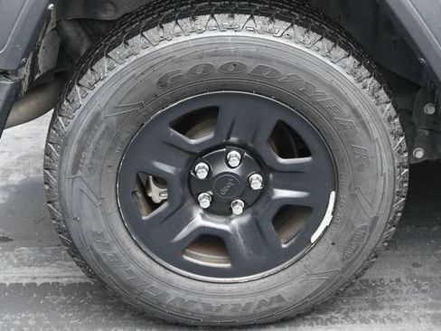 Used 2023 Jeep Wrangler Unlimited Sport AWD/4WD image 37