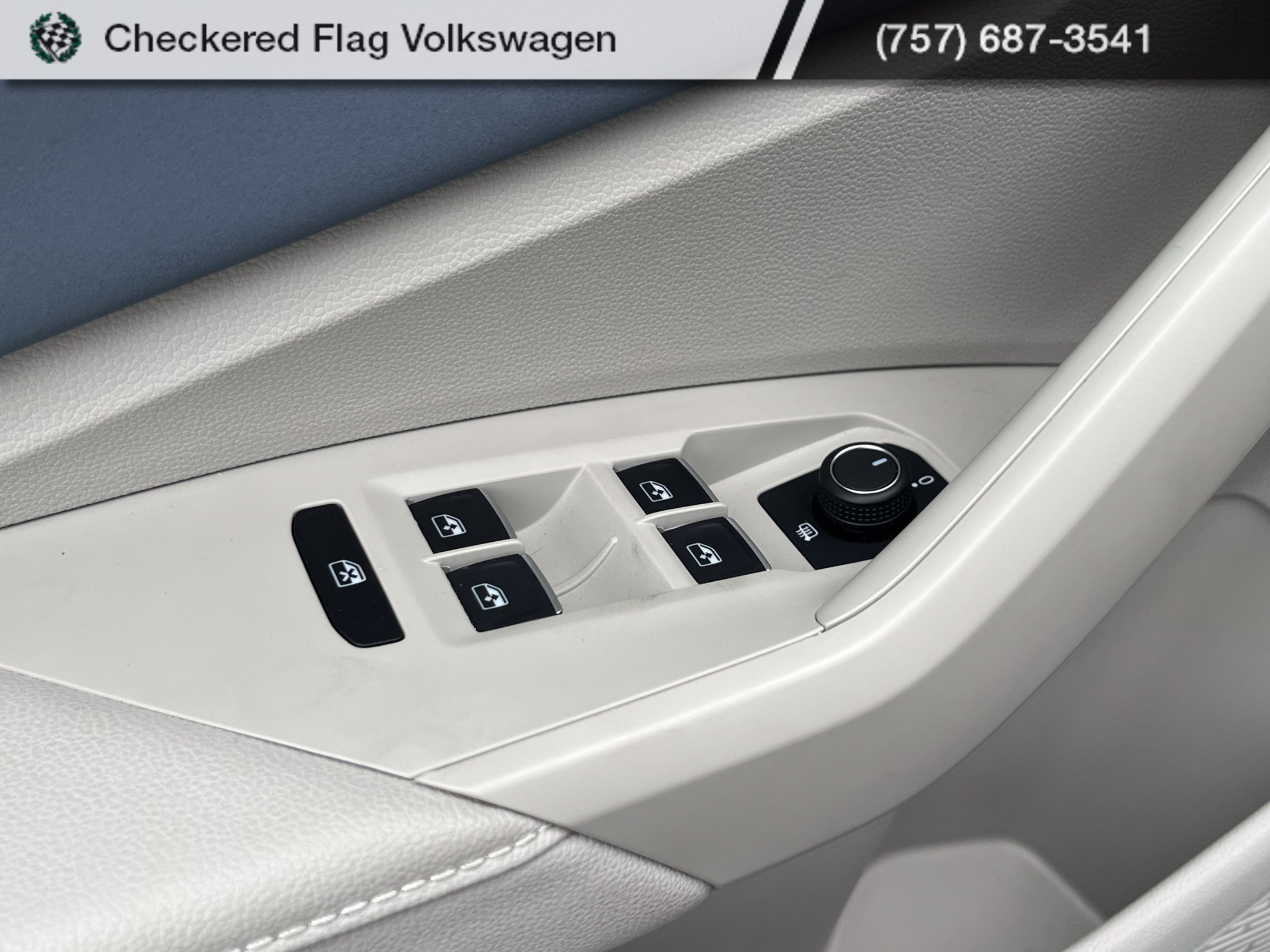 Used 2026 Volkswagen Jetta SE FWD image 15