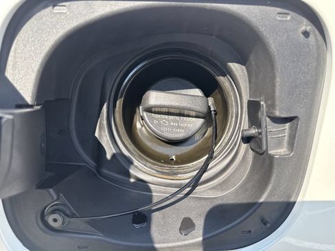 Used 2025 Nissan Altima 2.5 SR FWD image 31