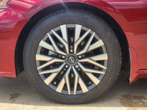 Used 2023 Nissan Altima 2.5 SV FWD image 14