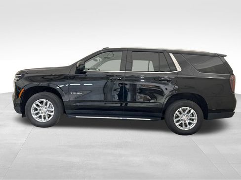 Used 2025 Chevrolet Tahoe LT RWD image 2