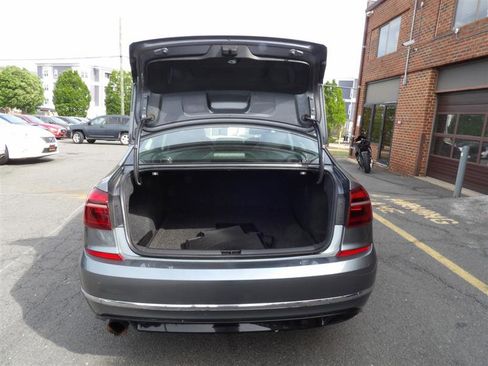Used 2017 Volkswagen Passat 1.8T R-Line FWD image 15