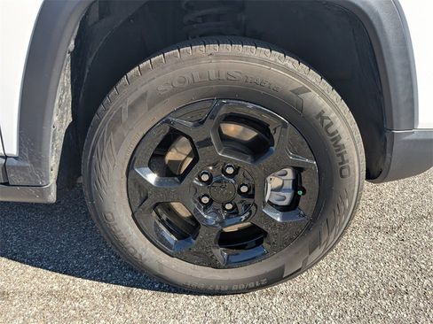 Used 2024 Jeep Compass Trailhawk image 11