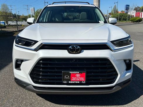 New 2026 Toyota Grand Highlander AWD image 2