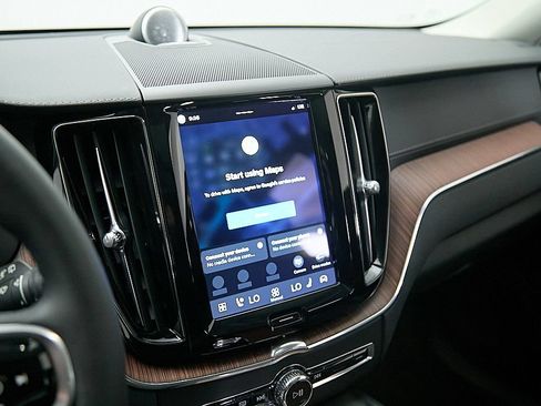 Certified 2023 Volvo XC60 T8 Ultimate w/ Climate Package AWD/4WD image 14