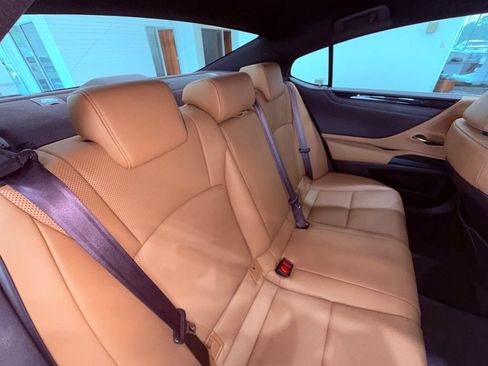 Used 2019 Lexus ES 350 w/ Premium Package FWD image 11