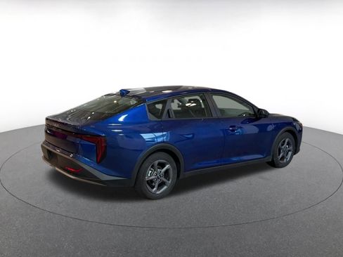 Used 2025 Kia K4 LXS image 12