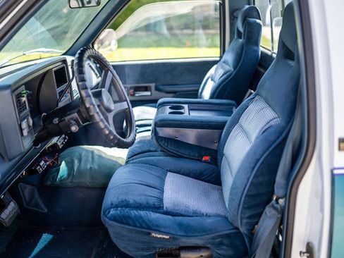 Used 1990 Chevrolet Silverado 3500 2WD Regular Cab image 27