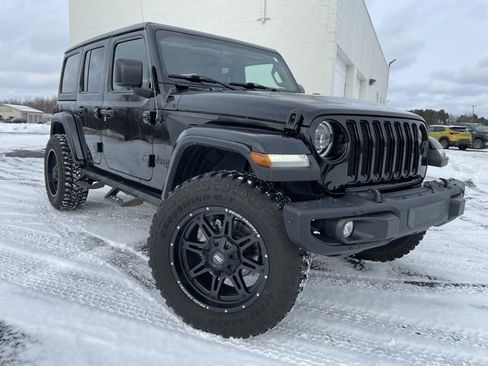 Used 2023 Jeep Wrangler Unlimited Sport image 1