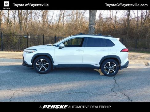 Used 2024 Toyota Corolla Cross XSE image 2