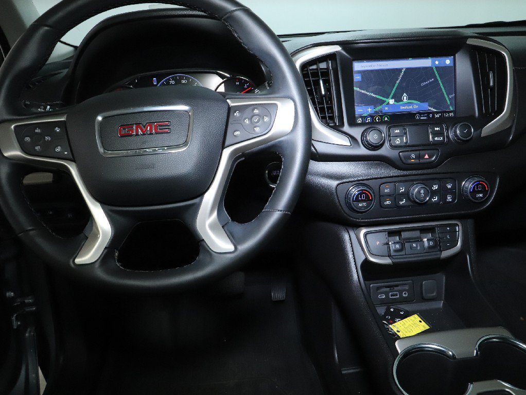 Used 2024 GMC Terrain Denali w/ Denali Premium Package AWD/4WD image 29