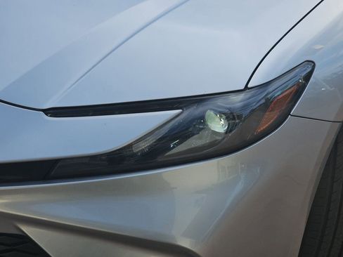 Used 2025 Toyota Camry LE image 33