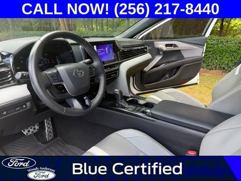 Used 2025 Toyota Camry SE FWD image 9