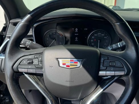 Used 2020 Cadillac XT6 Premium Luxury image 6