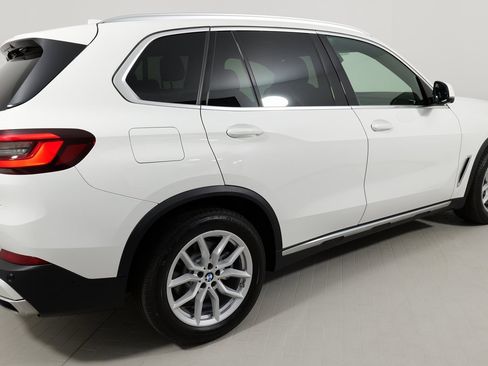 Used 2022 BMW X5 xDrive40i w/ Parking Assistance Package image 9