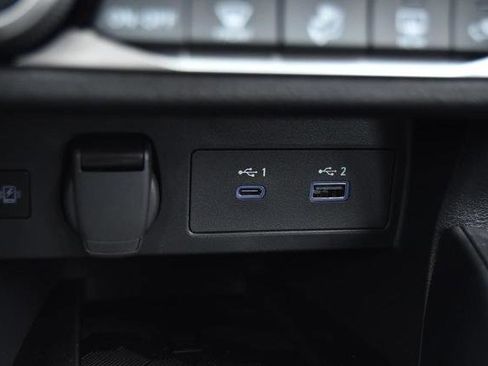 New 2025 Nissan Versa SR w/ Trunk Package image 15