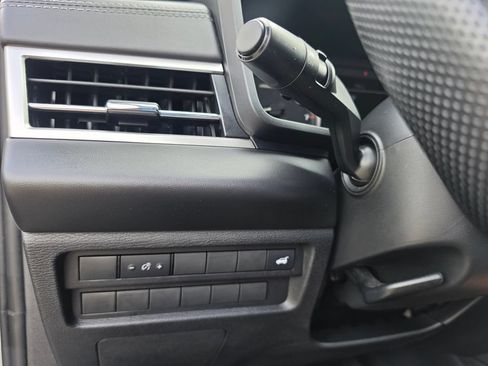 Used 2024 Mitsubishi Outlander SE AWD/4WD image 23
