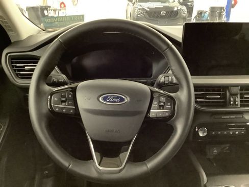 Used 2023 Ford Escape Platinum AWD/4WD image 7
