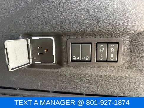 Used 2025 GMC Yukon AT4 Ultimate w/ LPO, AT4 Appearance Package AWD/4WD image 12