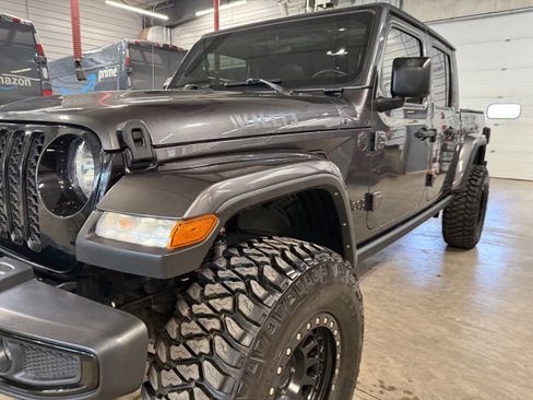 Used 2021 Jeep Gladiator Sport image 45