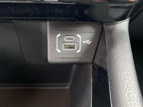 Used 2023 Jeep Compass Limited image 11