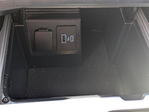 Used 2023 Ford Explorer XLT w/ Equipment Group 202A RWD image 24