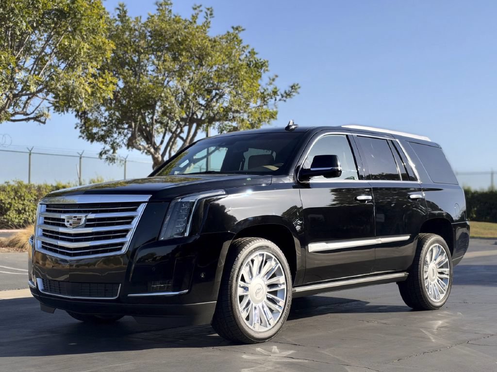 Used 2019 Cadillac Escalade Platinum AWD/4WD image 2