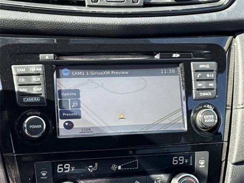 Used 2017 Nissan Rogue SV w/ SV Premium Package image 19