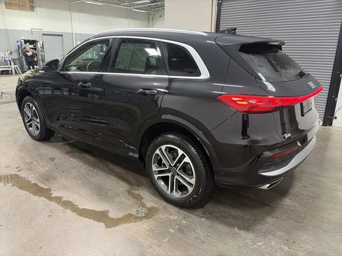 Certified 2025 Audi Q5 Premium w/ Convenience Package image 5