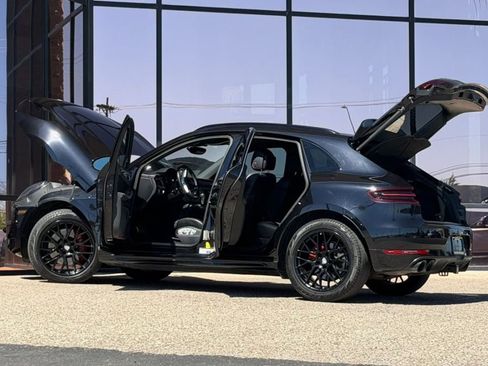 Used 2017 Porsche Macan GTS AWD/4WD image 28