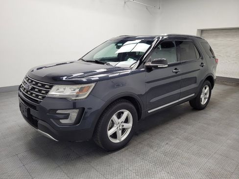 Used 2017 Ford Explorer XLT w/ Equipment Group 202A image 2